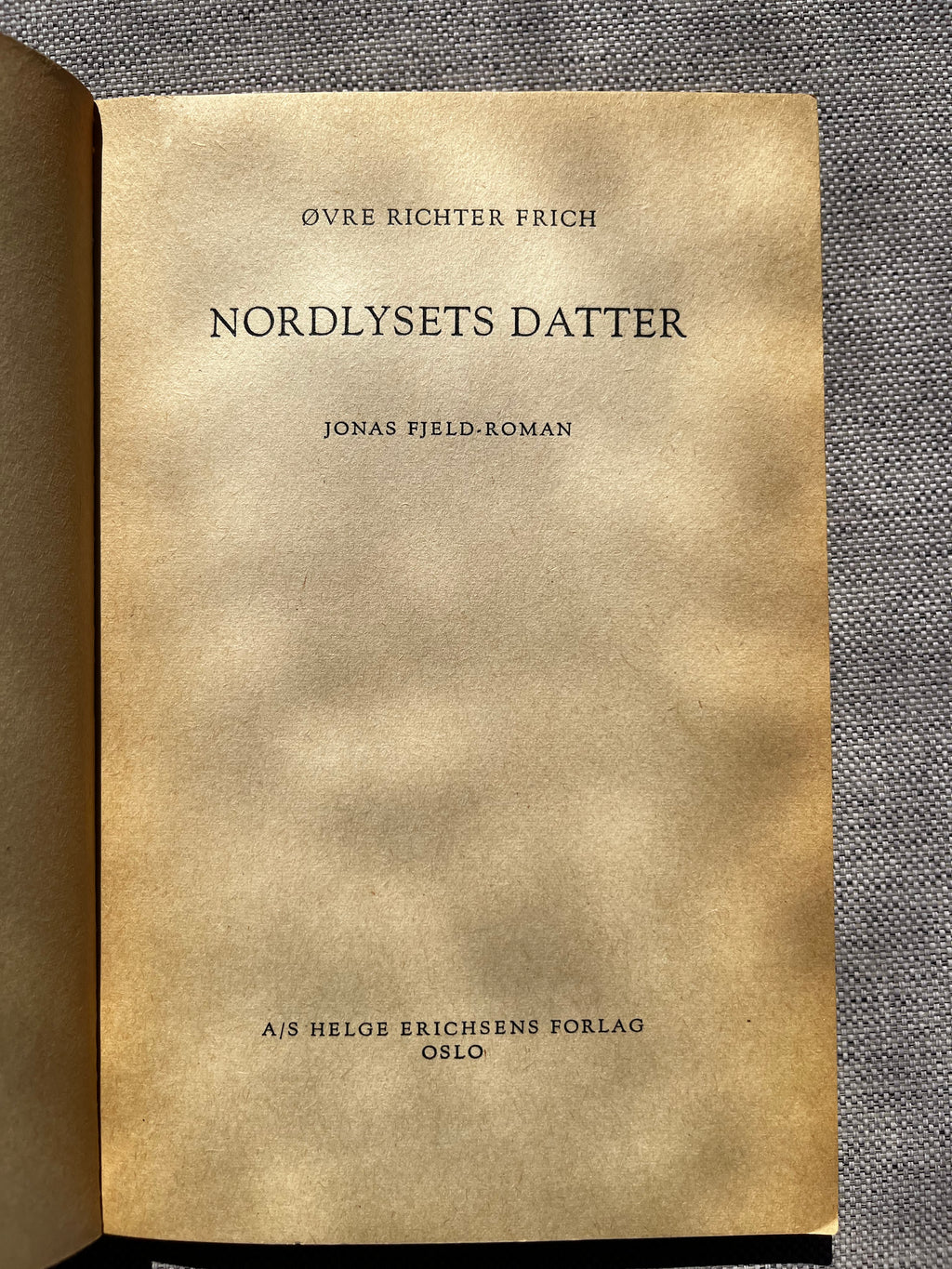 SOLGT! Øvre Richter Frich: Nordlysets datter