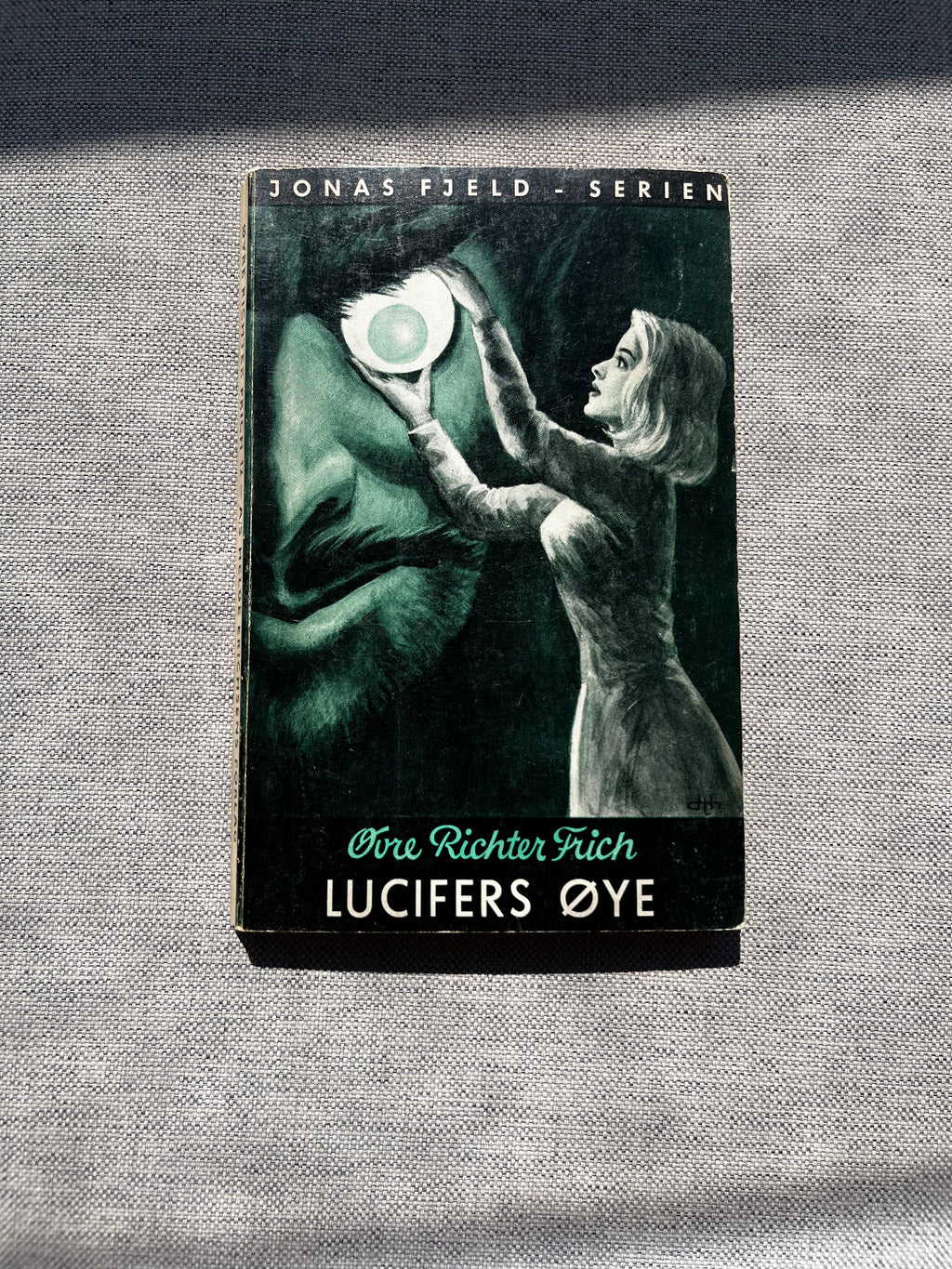 Øvre Richter Frich: Lucifers øye